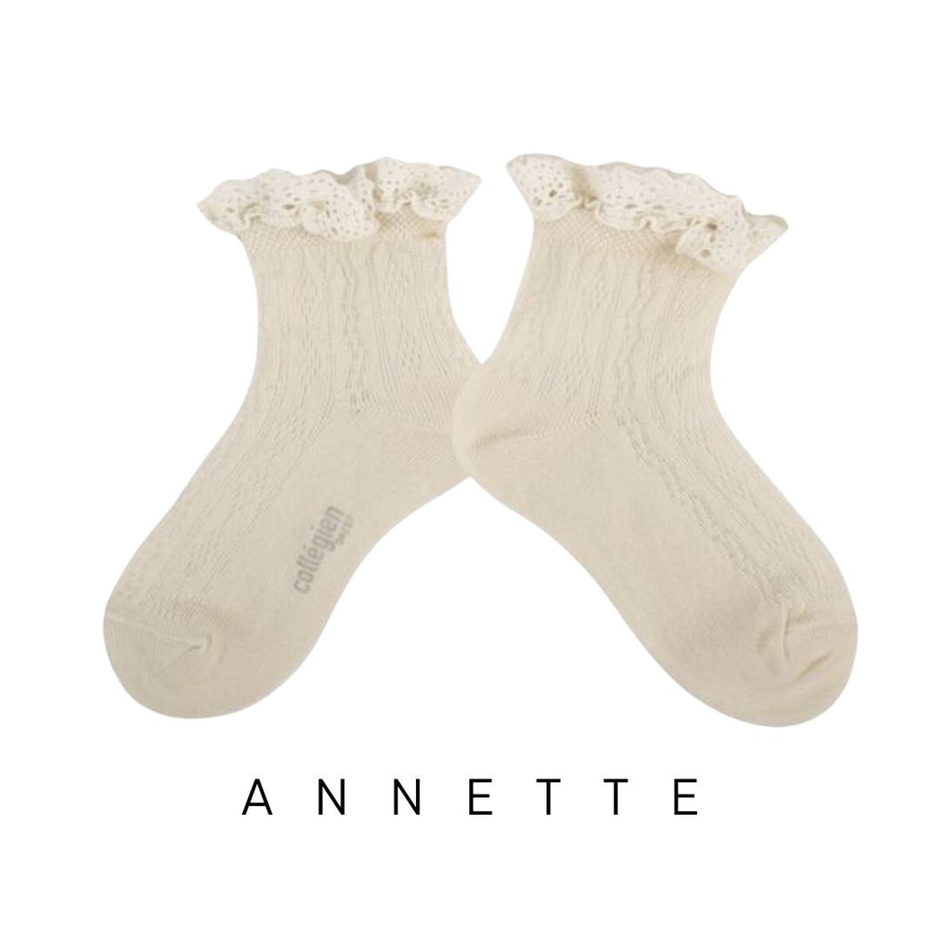 [預購] Collegien | Annette - Pointelle with Lace Frill Socks (Lamb)