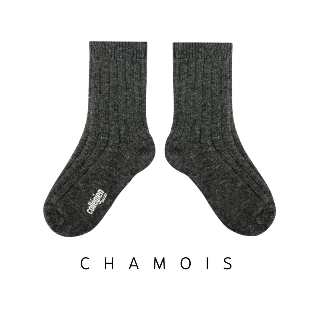 Collegien | Chamois - Wool & Cashmere Ribbed Crew Socks (Smoky)