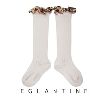 Load image into Gallery viewer, [預購] Collegien | Eglantine - Embroidered Ruffle Knee-High Socks (Snow White)
