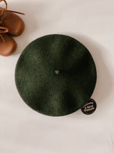 Load image into Gallery viewer, Le Beret Francais - 兒童貝雷帽 (Dark Green)
