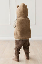 Load image into Gallery viewer, Jamie Kay - Neve Sherpa Vest - Pecan 4Y
