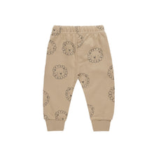 Load image into Gallery viewer, Quincy Mae - Relaxed Fleece Sweatpants (Lions) 2-3Y
